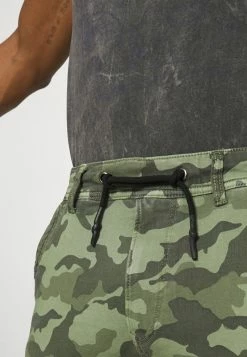 Pepe Jeans JOHNSON CAMO - Pantalon De Survêtement - Forest Green 11 Pepe Jeans JOHNSON CAMO - Pantalon De Survêtement - Forest Green -Pepe Jeans Soldes Magasin 02187528eb044186803f5ce3580469db