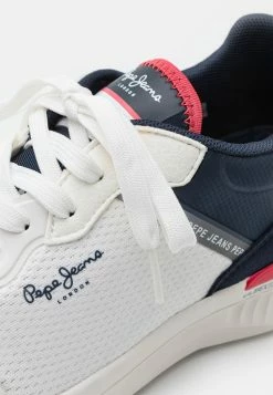 Pepe Jeans JAY PRO HALF - Baskets Basses - White -Pepe Jeans Soldes Magasin 02b6904bc17245cd859887f0bb92ad5f