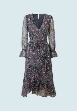 Pepe Jeans TAYLOR - Robe De Jour - Multi 9 Pepe Jeans TAYLOR - Robe De Jour - Multi -Pepe Jeans Soldes Magasin 06d6b100a0a54440a9b8009e7d8578e5