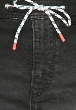 Pepe Jeans JAGGER - Short - Denim 9 Pepe Jeans JAGGER - Short - Denim -Pepe Jeans Soldes Magasin 085e80bedc9040c590fa6466424981f2