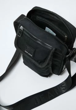 Pepe Jeans ALESS - Sac Bandoulière - Black 5 Pepe Jeans ALESS - Sac Bandoulière - Black -Pepe Jeans Soldes Magasin 0bc542751dda4ef9a35da65dde1677f1