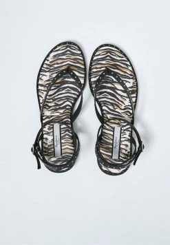 Pepe Jeans S SAVAGE - Tongs - Black Beige Light Brown 9 Pepe Jeans S SAVAGE - Tongs - Black Beige Light Brown -Pepe Jeans Soldes Magasin 25dd69e7a81f4444b16f7350518bdd9a