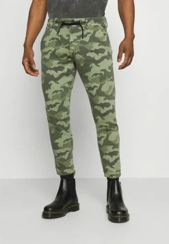 Pepe Jeans JOHNSON CAMO - Pantalon De Survêtement - Forest Green
