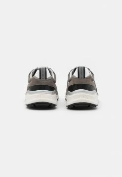 Pepe Jeans TRAIL BACK - Baskets Basses - Walnut -Pepe Jeans Soldes Magasin 33380b7f46a341fb9fdd48fd8e9998e9