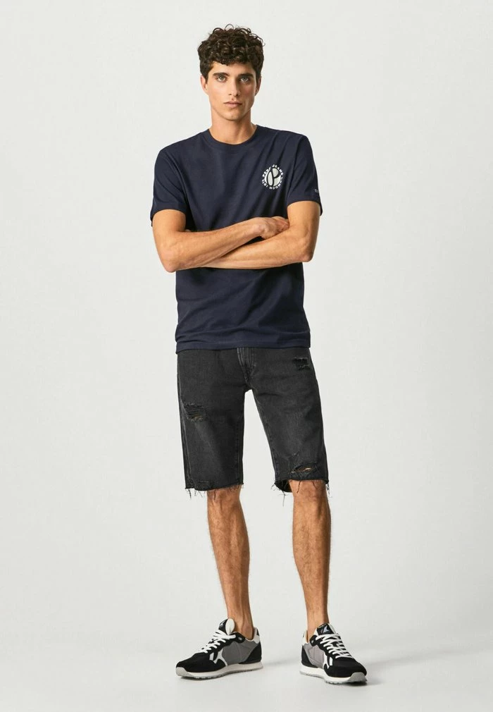 Pepe Jeans ALEJO - T-shirt Imprimé - Airforce Blau 2 Pepe Jeans ALEJO - T-shirt Imprimé - Airforce Blau – Image 2