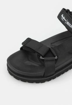 Pepe Jeans URBAN - Sandales - Black 11 Pepe Jeans URBAN - Sandales - Black -Pepe Jeans Soldes Magasin 3d678201ef1b497e977cb8a91fc39ecd