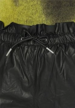 Pepe Jeans BECCA - Short - Black -Pepe Jeans Soldes Magasin 45b942318d6c486fb374a7ee8c6fe3a4