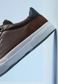 Pepe Jeans KENTON - Baskets Basses - Marrón 11 Pepe Jeans KENTON - Baskets Basses - Marrón -Pepe Jeans Soldes Magasin 4dfa399964794faf9e075cd9054e6d3b