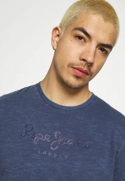 Pepe Jeans HORST - T-shirt Imprimé - Thames 9 Pepe Jeans HORST - T-shirt Imprimé - Thames -Pepe Jeans Soldes Magasin 537289c726314b06afe419511435adbe