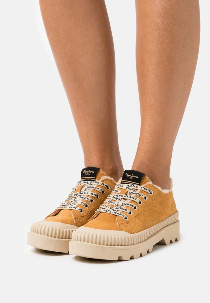 Pepe Jeans Baskets Basses - Cognac 1 Pepe Jeans Baskets Basses - Cognac