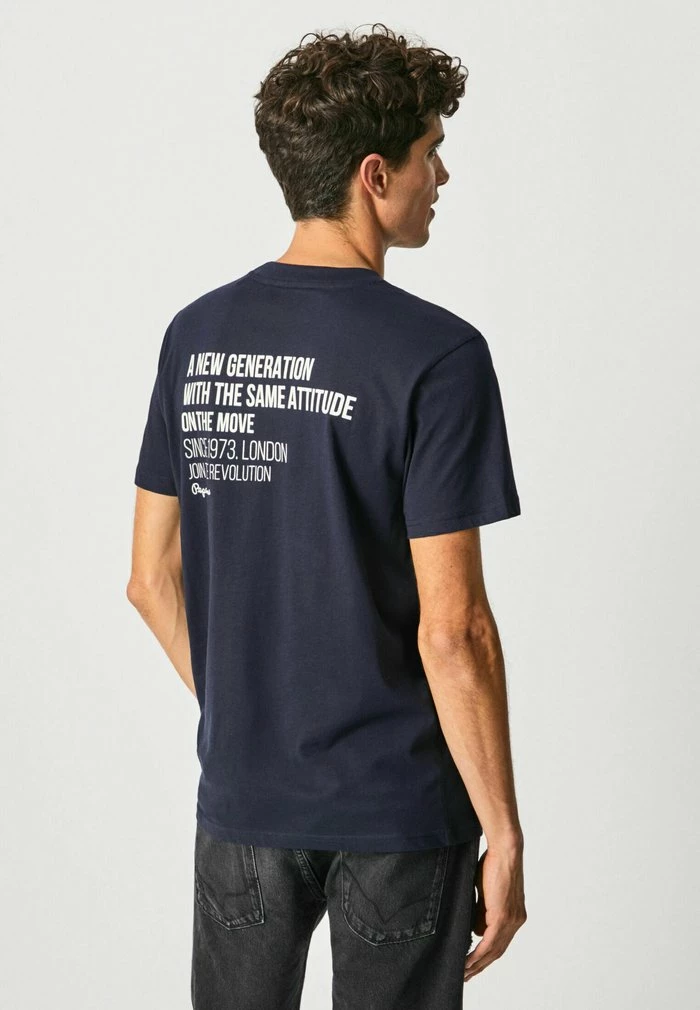 Pepe Jeans ALEJO - T-shirt Imprimé - Airforce Blau 3 Pepe Jeans ALEJO - T-shirt Imprimé - Airforce Blau – Image 3