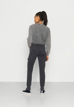 Pepe Jeans CRUSADE - Pantalon Cargo - Charcoal -Pepe Jeans Soldes Magasin 69a6bf3547e641dab8e4e457d2c5e4f3