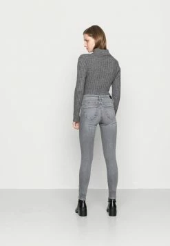 Pepe Jeans ZOE - Jeans Skinny - Denim -Pepe Jeans Soldes Magasin 7625db268fe24c598379f15b959249af