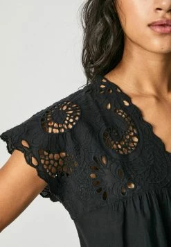 Pepe Jeans NARA - Blouse - Black 8 Pepe Jeans NARA - Blouse - Black -Pepe Jeans Soldes Magasin 798ad53387e84f4f8a626f6f51b3ae4a