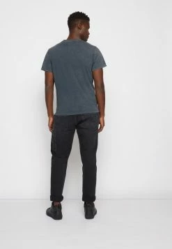 Pepe Jeans NASH - T-shirt Imprimé - Black -Pepe Jeans Soldes Magasin 7c07a98885bd4f65a7f3447fa9c8c621