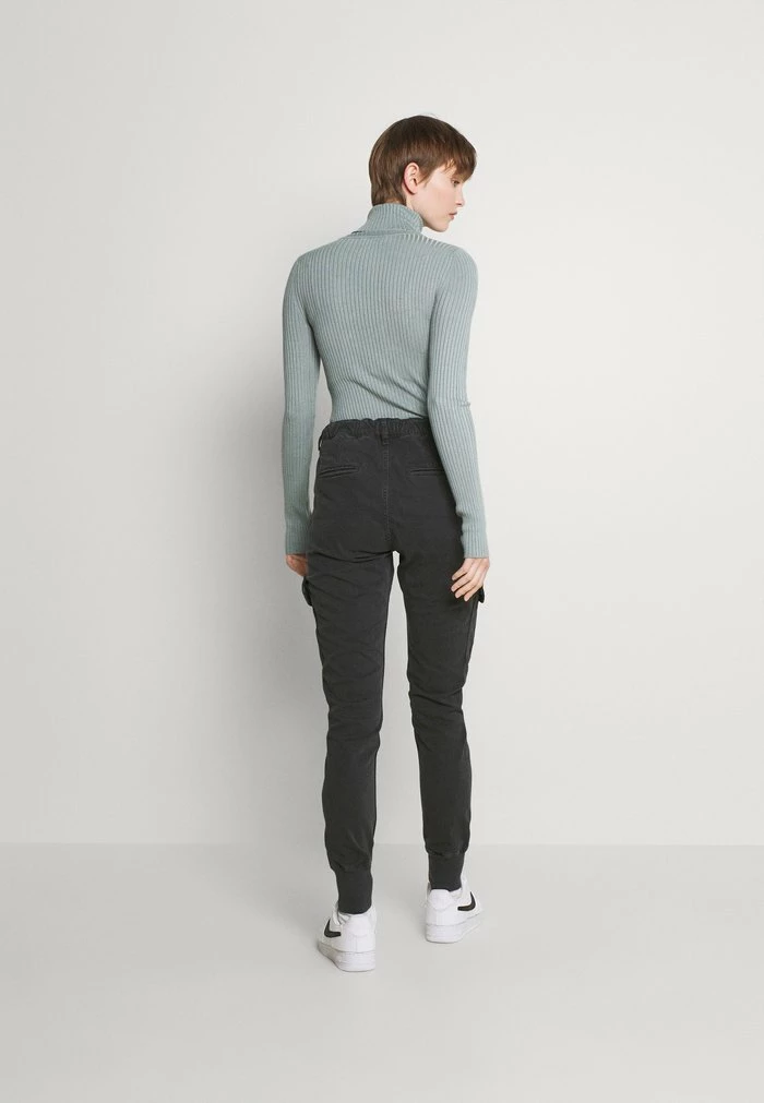 Pepe Jeans NEW CRUSADE - Pantalon Cargo - Charcoal 3 Pepe Jeans NEW CRUSADE - Pantalon Cargo - Charcoal – Image 3