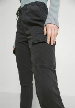Pepe Jeans NEW CRUSADE - Pantalon Cargo - Charcoal 10 Pepe Jeans NEW CRUSADE - Pantalon Cargo - Charcoal -Pepe Jeans Soldes Magasin ac4d684b34d7403fbc8fd608ac9d703c