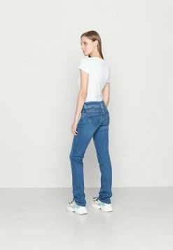 Pepe Jeans NEW GEN - Jean Droit - Denim -Pepe Jeans Soldes Magasin b69a3a6a69ac4c85bb22288235e86d66