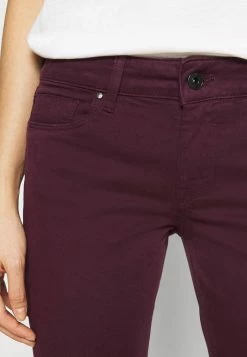 Pepe Jeans SOHO - Jeans Skinny - Dark Plum -Pepe Jeans Soldes Magasin b9497863ce914364b26e80306edd5173