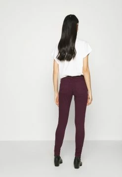 Pepe Jeans SOHO - Jeans Skinny - Dark Plum -Pepe Jeans Soldes Magasin bb9ebd1eceaf4f28a92524de35d8044e