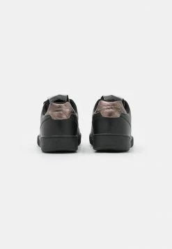 Pepe Jeans LAMBERT CAMU - Baskets Basses - Black 9 Pepe Jeans LAMBERT CAMU - Baskets Basses - Black -Pepe Jeans Soldes Magasin c7f456627fa54ecab7ded8063bd1900b