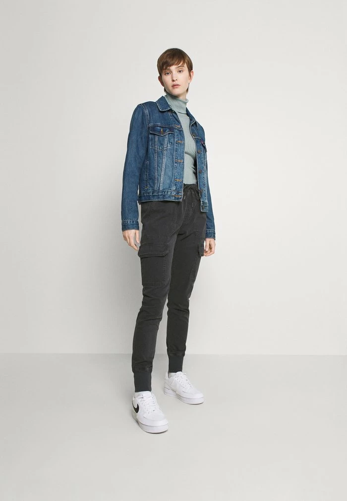 Pepe Jeans NEW CRUSADE - Pantalon Cargo - Charcoal 2 Pepe Jeans NEW CRUSADE - Pantalon Cargo - Charcoal – Image 2