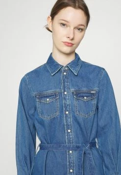 Pepe Jeans SCARLETT - Robe En Jean - Denim 9 Pepe Jeans SCARLETT - Robe En Jean - Denim -Pepe Jeans Soldes Magasin d1b4f7bbe67644758af0d782a845a97b
