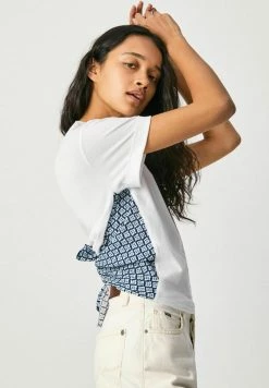 Pepe Jeans BROOKLYN - T-shirt Imprimé - White 7 Pepe Jeans BROOKLYN - T-shirt Imprimé - White -Pepe Jeans Soldes Magasin d5ca0bb0a8ae4fc6a5b950cab4676564