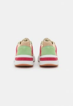 Pepe Jeans ARROW - Baskets Basses - Grenadine 9 Pepe Jeans ARROW - Baskets Basses - Grenadine -Pepe Jeans Soldes Magasin df0ef2a084424e8fb666cbd2c2ef4a88