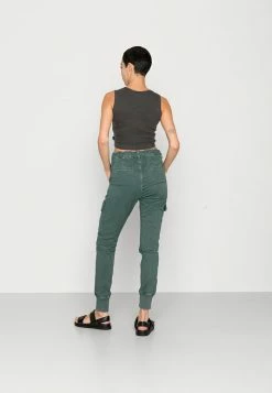 Pepe Jeans CRUSADE - Pantalon Cargo - Eclipse -Pepe Jeans Soldes Magasin ec25d42543cf45e5b7a0524509b0084d