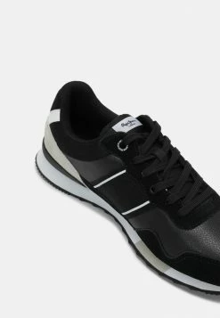 Pepe Jeans CROSS 4 COURT - Baskets Basses - Black -Pepe Jeans Soldes Magasin eee0c7603d134c039948ceda13664d35