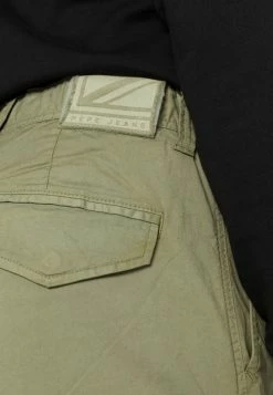 Pepe Jeans GEAR POPLIN - Pantalon Classique - Vineyard Green -Pepe Jeans Soldes Magasin f663a2fd4b404cf48f554cb792c2fa63